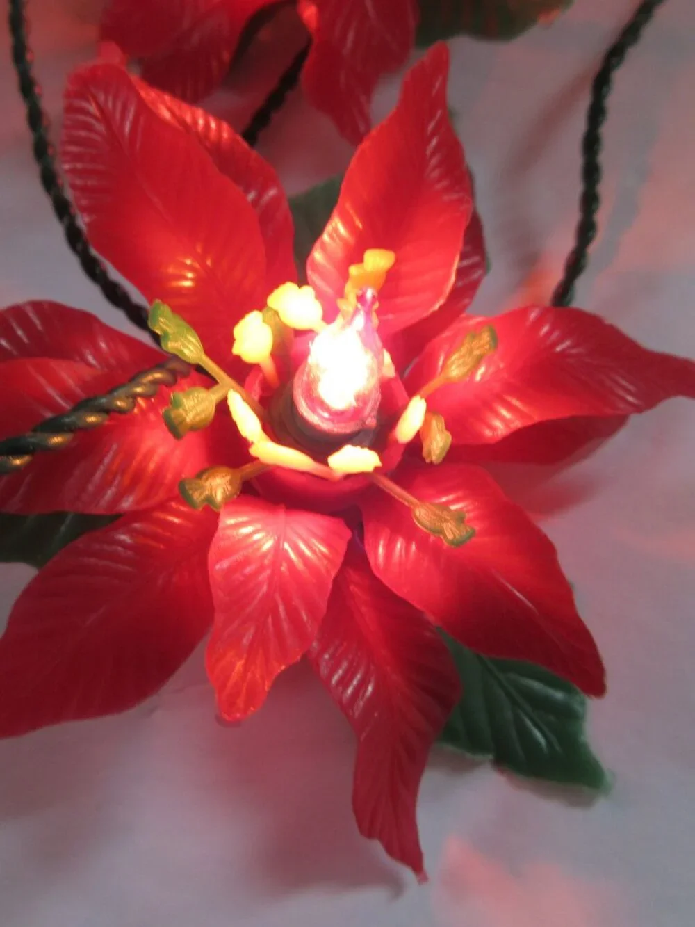 Santa’s World Kurt Adler 10 Miniature Italian Plastic Poinsettia String Lights